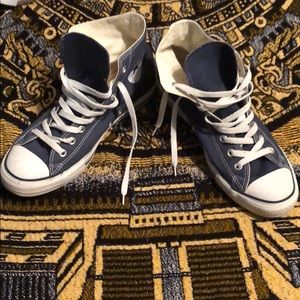 Men’s converse shoes. Size 9